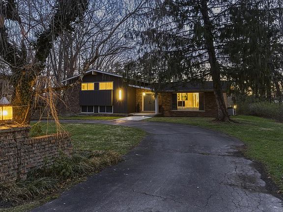 5th image of 119 McTaggart Dr