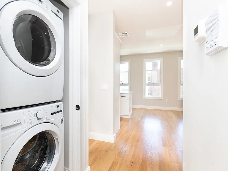 123 Centre St #8 — Photo 9