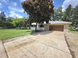 704 E Main St, Waterford, WI 53185
