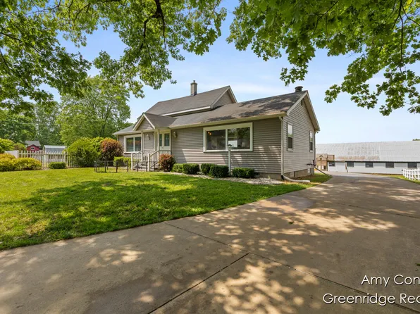 821 W Baseline Rd, Plainwell, MI 49080