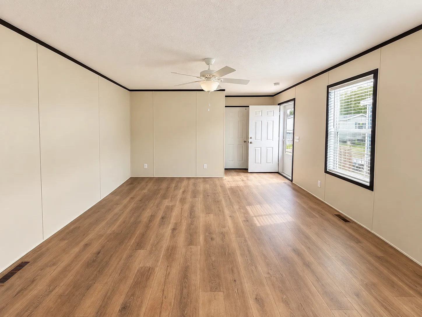 Pre-Lease Our Most Popular Floor Plan! — Photo 3