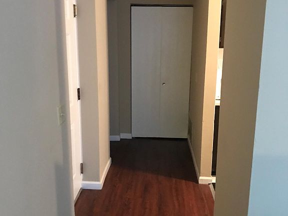 5th image of 5321 Savoy Ct APT 103