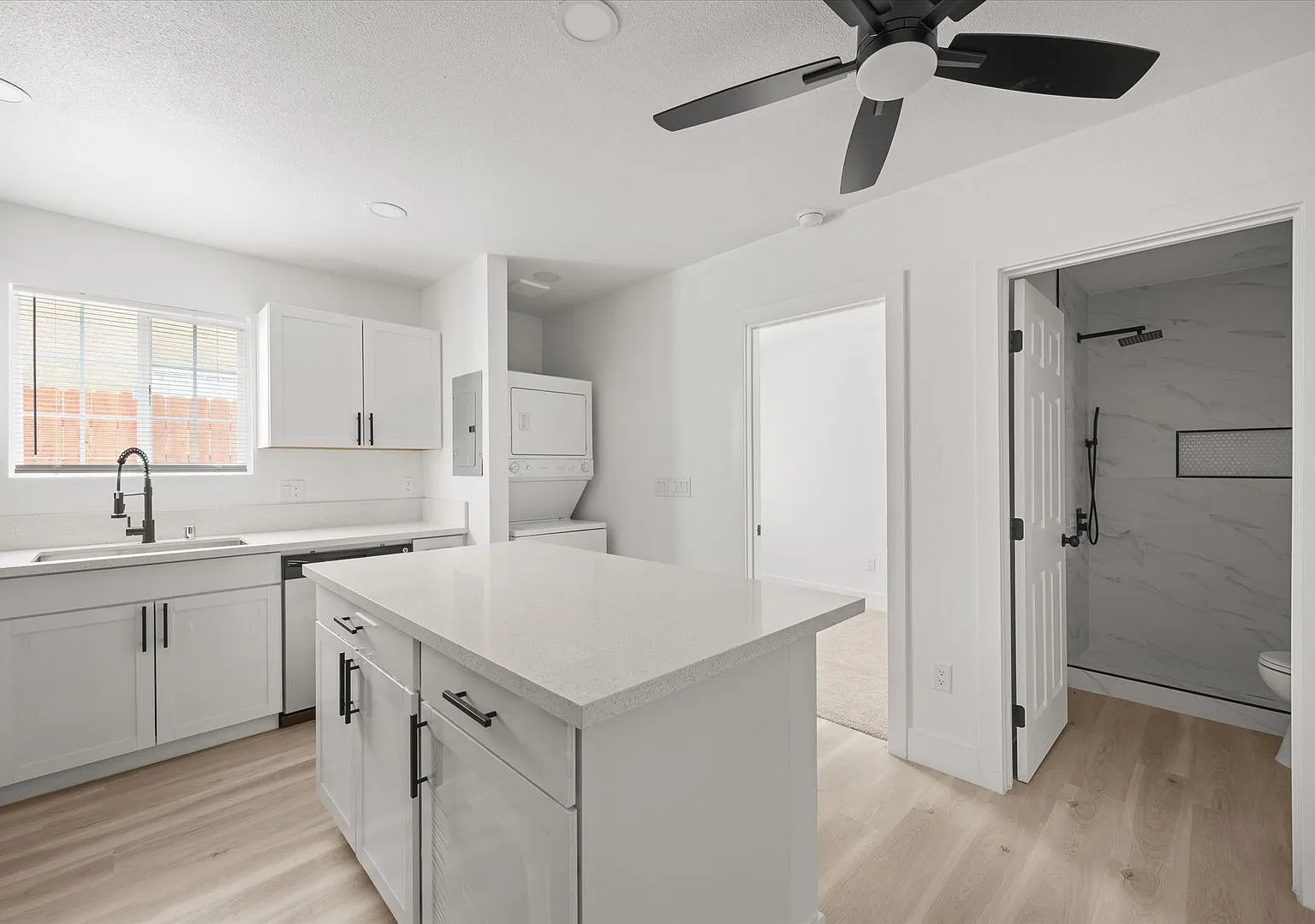 (TG)Tenth St 623 — Photo 3