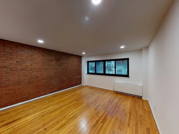 10 Jones Street image 1 of 12