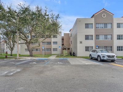 6065 NW 186th St APT 302, Hialeah, FL, 33015