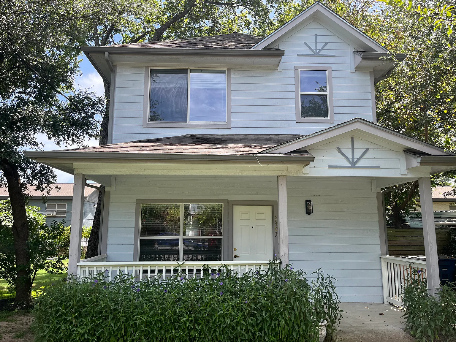 3 bed, 1.5 bath, 1050 sqft, $3,150 — Photo 1