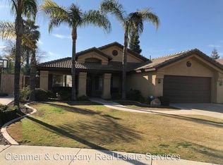 10211 Crandon Park Dr, Bakersfield, CA 93312