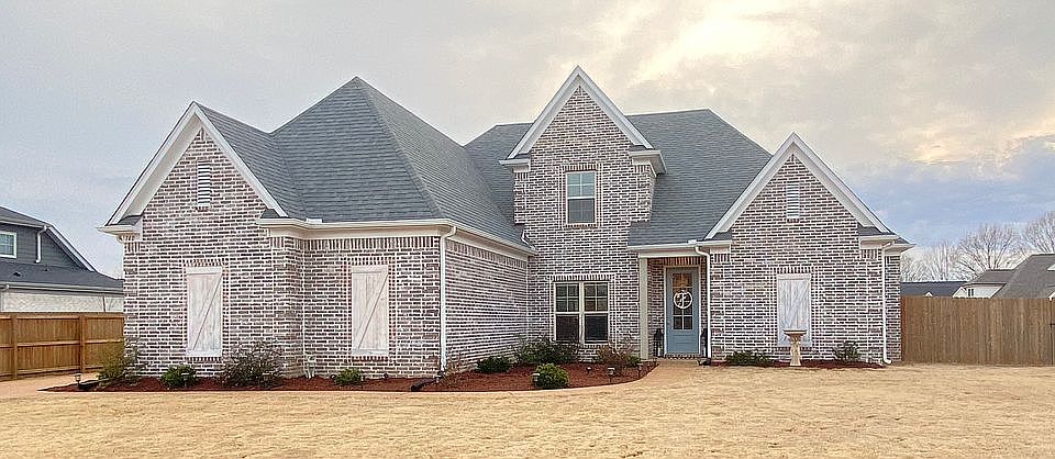 1st image of 140 Marrietta Dr