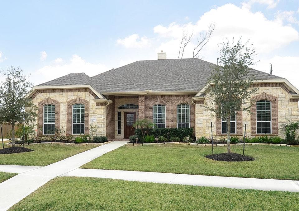 1st image of 14006 Lake Benbrook Dr