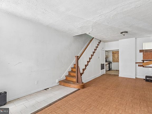 3rd image of 2512 S Fairhill St