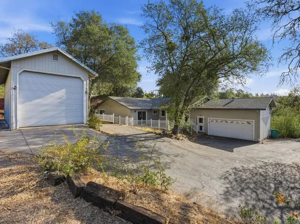 3718 Cambridge Rd, Cameron Park, CA 95682