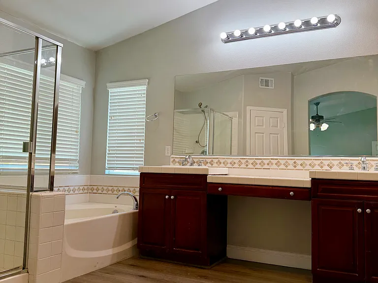 37121 Edgemont Dr — Photo 35