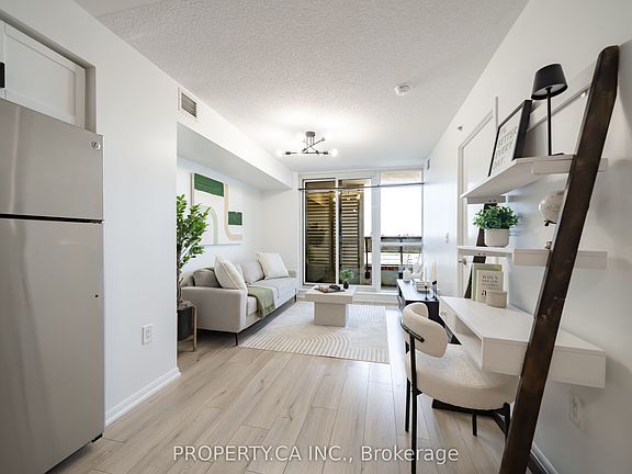 4th image of 830 Lawrence Ave W #1201