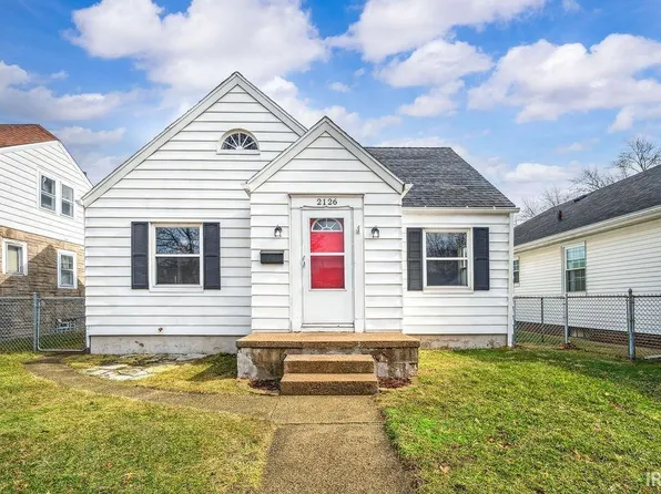 2126 Hollywood Pl, South Bend, IN 46616