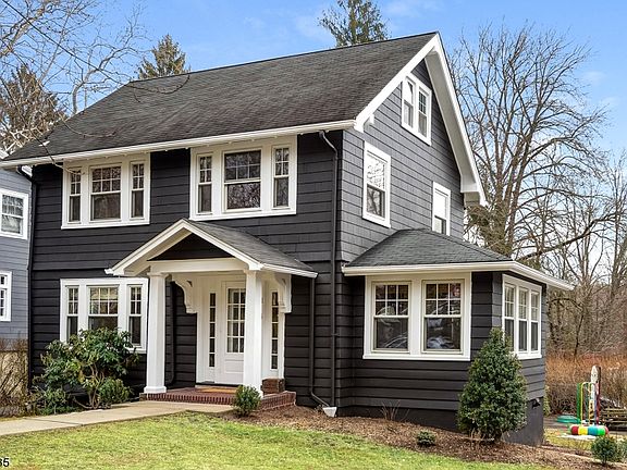 2nd image of 314 Hillside Pl