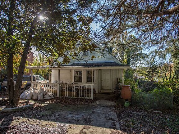 2nd image of 2304 Fort Dr
