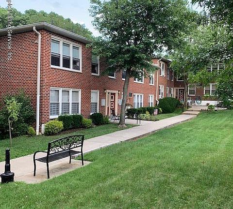 2nd image of 475 Armstrong Ave #1J