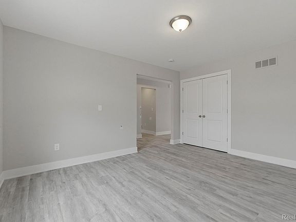 4th image of 2279 Baltimore Ln
