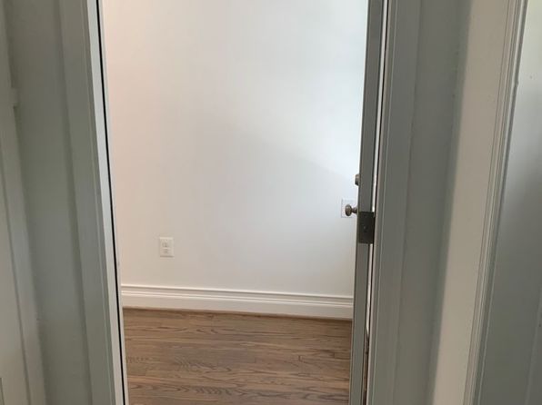 221 20th St NE APT 4