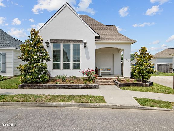 2nd image of 504 Bourdette Dr