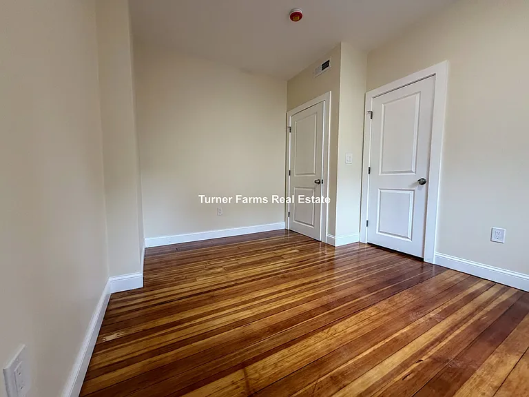 7 Lowell Cir #1R — Photo 21