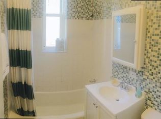 67 W Chestnut St APT 2C, Chicago, IL 60610