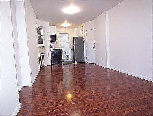 2nd image of 69 Chrystie St APT 4C