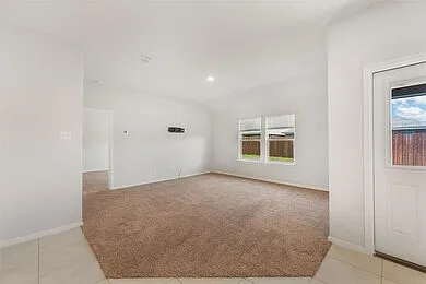 4 bed, 1738 sqft, $2,300 — Photo 2