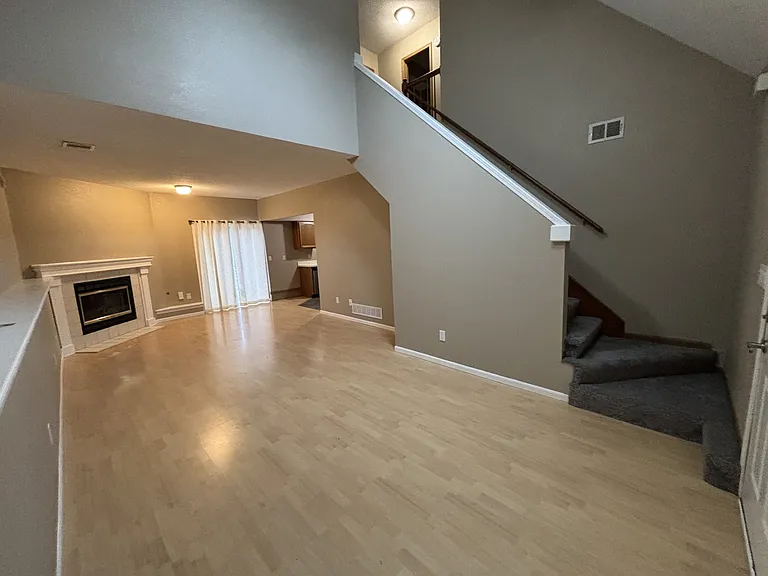 7434 N Hunter Ct — Photo 3
