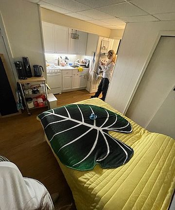 4th image of 266 Newbury St #1R