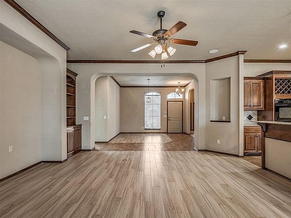 3rd image of 2704 SW 96th Ct