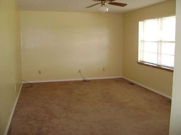 4th image of 4817 NW Cheryl Blvd