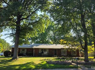 1240 Gloucester Dr, Edwardsville, IL 62025