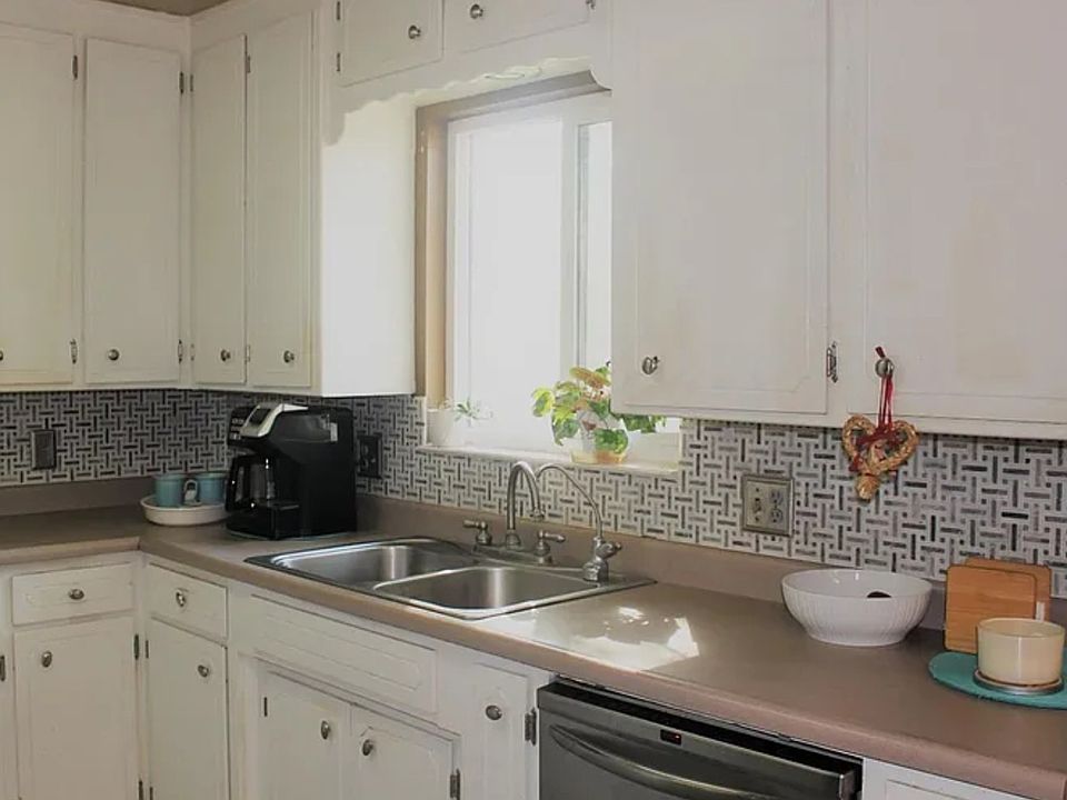 2nd image of 4406 W Linwood Ave