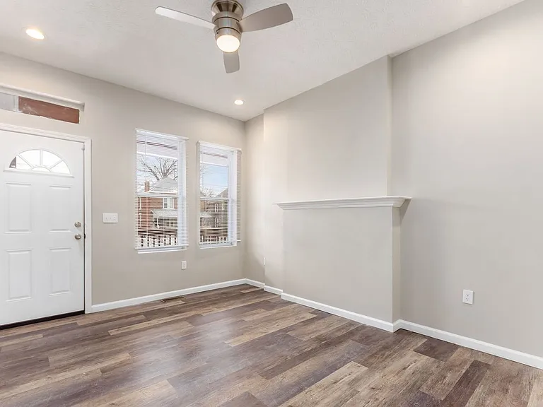 1363 Summit St — Photo 7