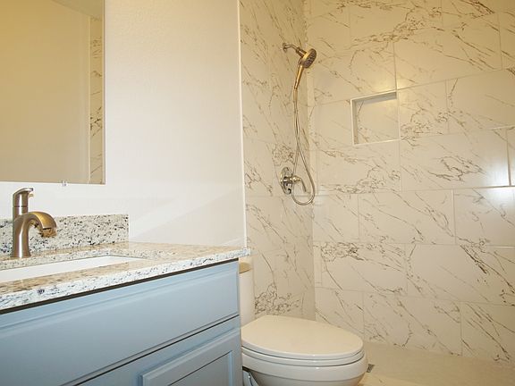 5th image of 319 SE 13th St