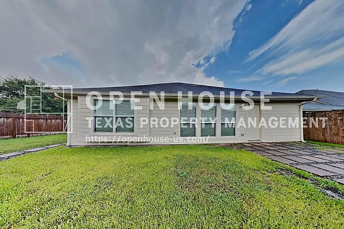 22502 Holbrook Springs Ct — Photo 18