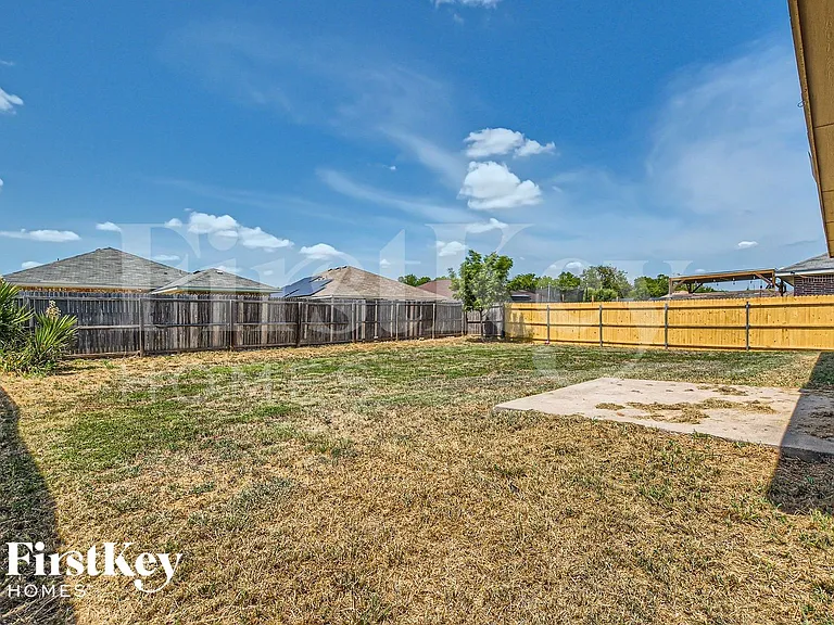 1825 Ridgecrest Dr — Photo 25