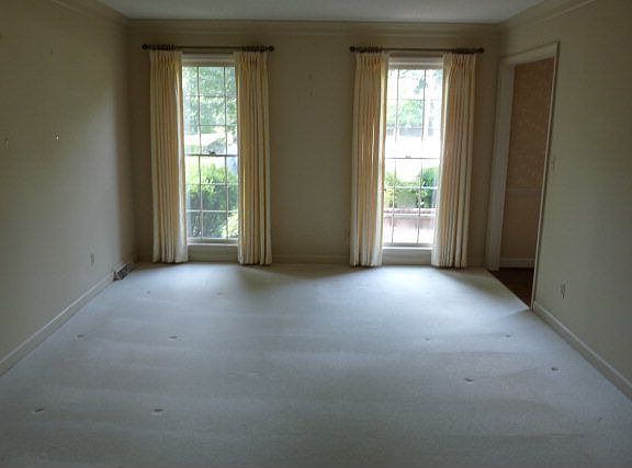 3rd image of 137 Winston Ct