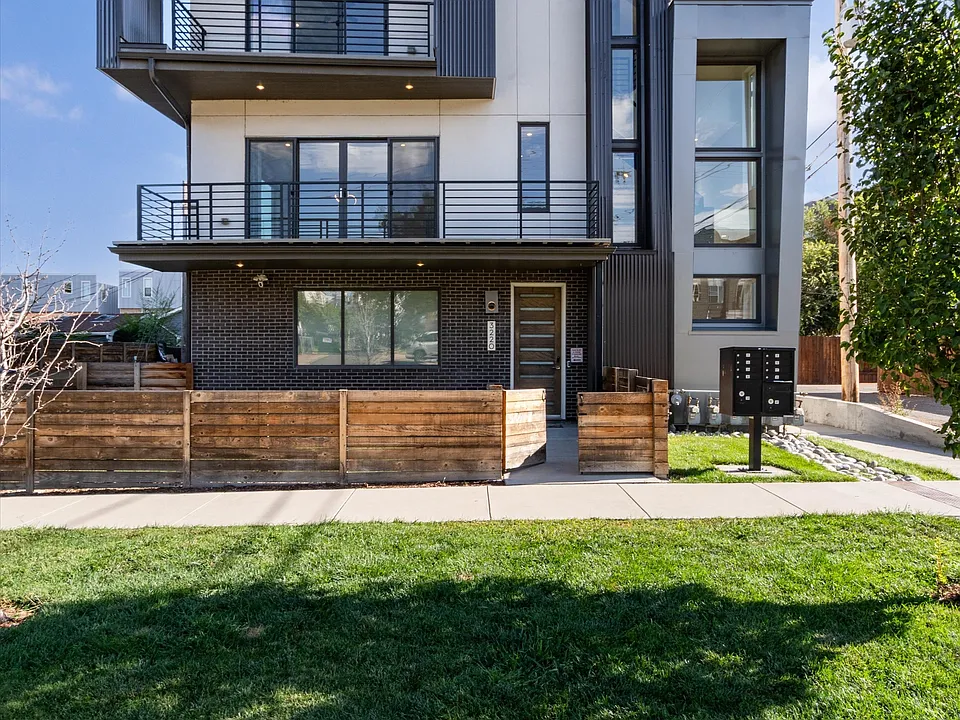 3220 W 18th Ave