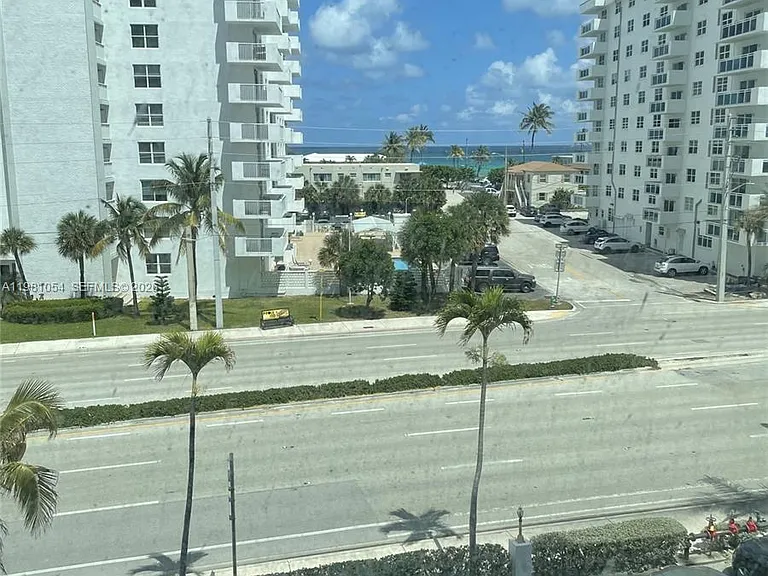 1410 S Ocean Dr #402 — Photo 9