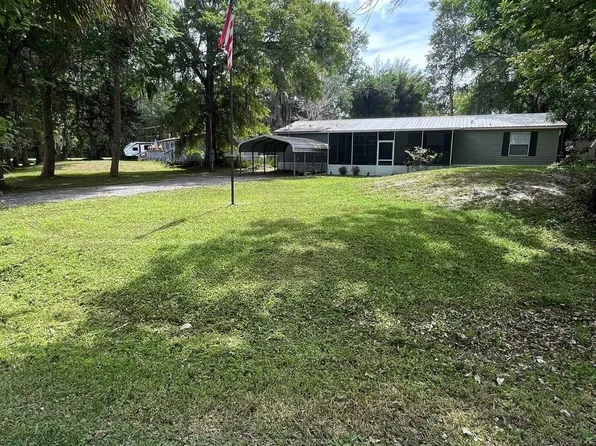 105 Breezewood Cir, San Mateo, FL 32187