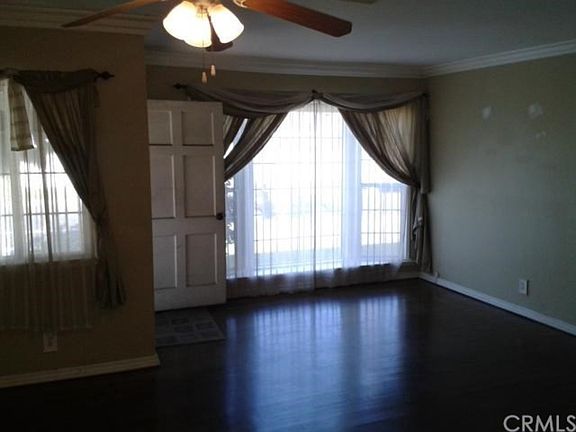 Front Room/Living Room