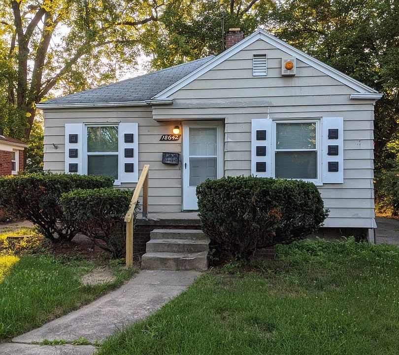 1st image of 18642 Shaftsbury Ave