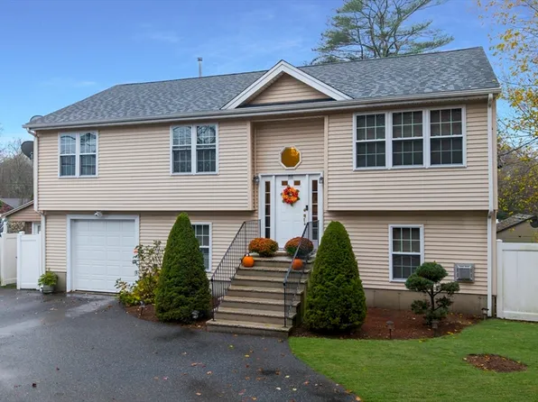 65 Cross Rd, Dartmouth, MA 02747