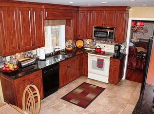 21610 N Center St, Northville, MI 48167