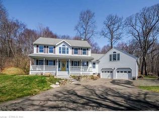18 Tandem Dr, Bethany, CT 06524