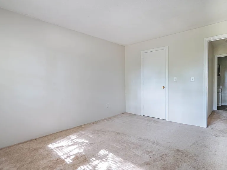 199 Aiken Ave — Photo 37
