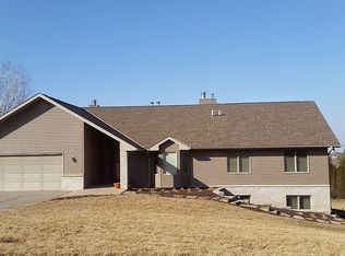 3306 Birchwood Dr, Bellevue, NE 68123