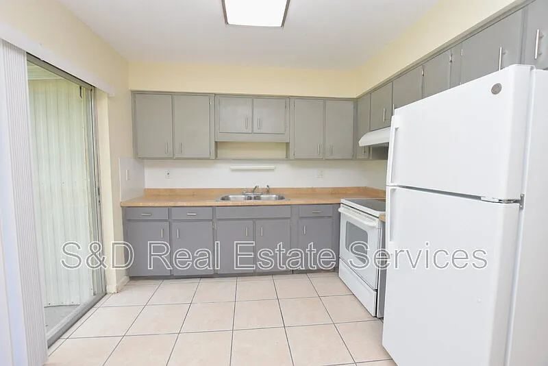 2 bed, 1.5 bath, 894 sqft, $1,250 — Photo 4